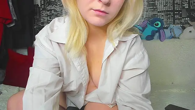 BonnyeBoom online show from 11/15/25, 03:52