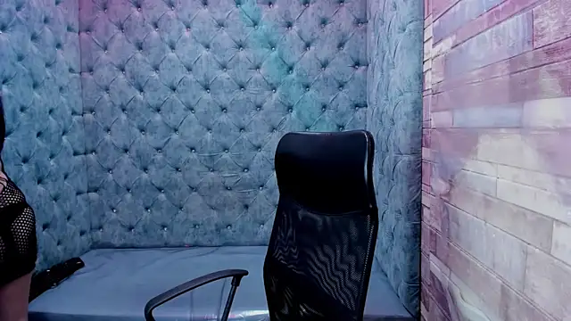 Agatha Leon  online show from 02/27/26, 07:25