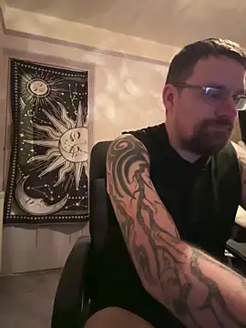 Snapshot of Otis_Firefly chatting on 10/16/25, 05:47 Otis Firefly online show from 10/16/25, 05:47