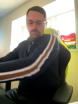 Snapshot of Otis_Firefly chatting on 11/04/25, 10:58 Otis Firefly online show from 11/04/25, 10:58