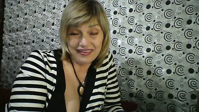 Lia Ray online show from 10/21/25, 07:58