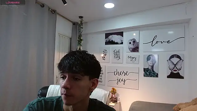 AmethystShadow17 online show from 11/15/25, 05:09