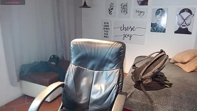 AmethystShadow17 online show from 11/26/25, 02:51