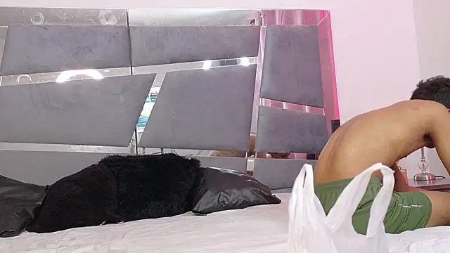 Desire4Duo online show from 11/23/25, 01:55