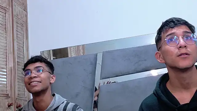 Desire4Duo online show from 12/02/25, 01:50