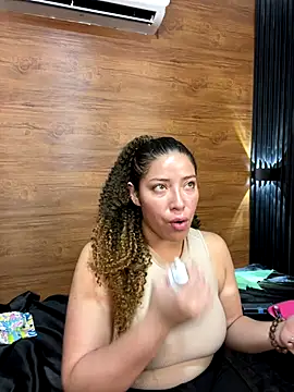 Yvonny27 online show from 10/28/25, 03:14