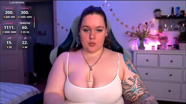 Snapshot of SummerTina chatting on 03/16/25, 09:05 SummerTina online show from 03/16/25, 09:05