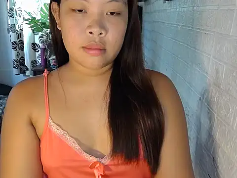 Snapshot of prettyoliviax chatting on 10/17/25, 01:09 prettyoliviax online show from 10/17/25, 01:09