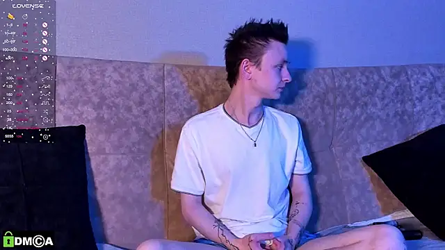 Snapshot of Logan_mett chatting on 11/08/25, 04:18 Logan mett online show from 11/08/25, 04:18