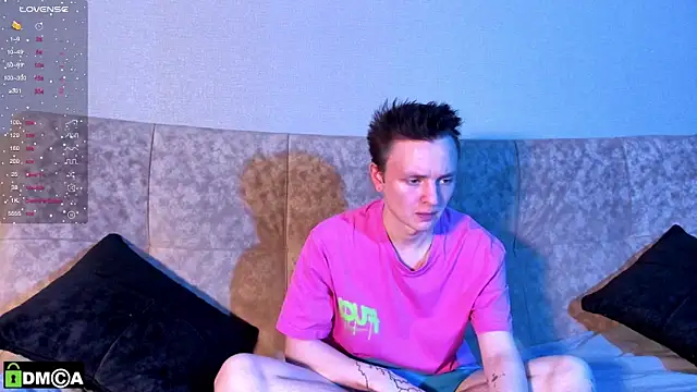 Snapshot of Logan_mett chatting on 11/11/25, 07:47 Logan mett online show from 11/11/25, 07:47