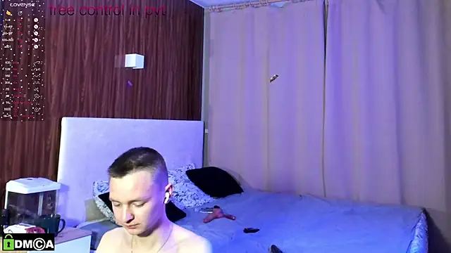 Snapshot of Logan_mett chatting on 11/24/25, 04:51 Logan mett online show from 11/24/25, 04:51