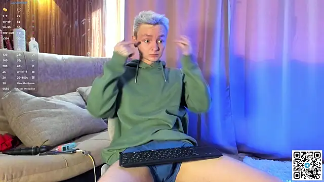 Snapshot of Logan_mett chatting on 03/05/26, 12:01 Logan mett online show from 03/05/26, 12:01