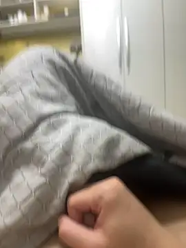 Snapshot of Sui0923 chatting on 10/30/25, 03:35 Sui0923 online show from 10/30/25, 03:35