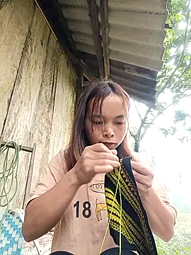 Nguyet2k4 online show from 12/18/25, 01:44