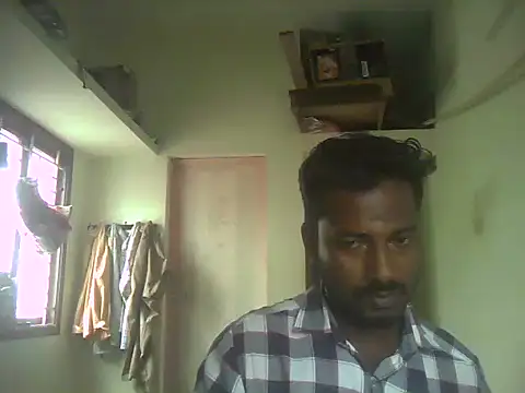 Snapshot of Vickyins480000 chatting on 10/28/25, 08:29 Vickyins480000 online show from 10/28/25, 08:29