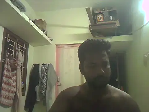 Snapshot of Vickyins480000 chatting on 11/04/25, 03:44 Vickyins480000 online show from 11/04/25, 03:44