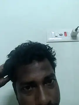 Snapshot of Vickyins480000 chatting on 12/19/25, 12:50 Vickyins480000 online show from 12/19/25, 12:50