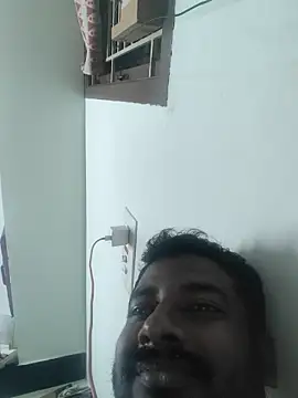 Snapshot of Vickyins480000 chatting on 01/13/26, 05:18 Vickyins480000 online show from 01/13/26, 05:18