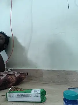 Snapshot of Vickyins480000 chatting on 01/15/26, 05:12 Vickyins480000 online show from 01/15/26, 05:12