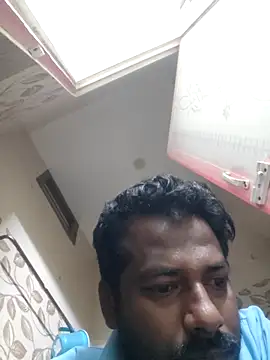 Snapshot of Vickyins480000 chatting on 02/06/26, 12:37 Vickyins480000 online show from 02/06/26, 12:37