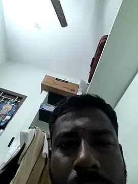 Snapshot of Vickyins480000 chatting on 02/17/26, 11:44 Vickyins480000 online show from 02/17/26, 11:44