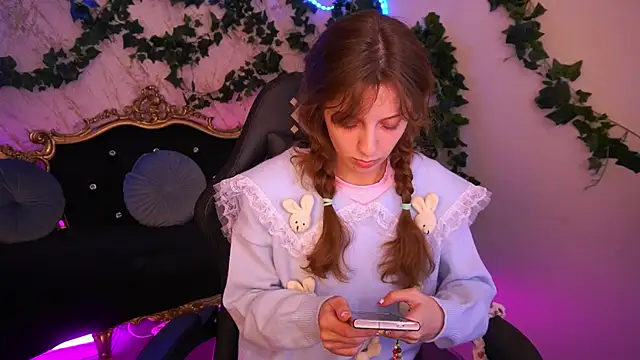 CuteeFoxy online show from 11/28/25, 02:53