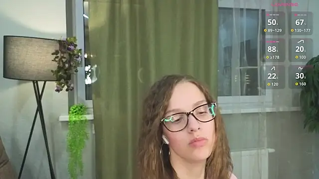 StephnieRecuparo online show from 10/24/25, 01:40