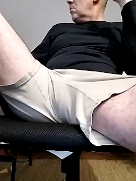 nicolaspgarnier online show from 10/18/25, 12:02