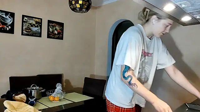 ThomasinaGalvin online show from 11/09/25, 10:24