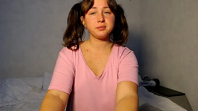 Vivi  Nova online show from 10/16/25, 10:27