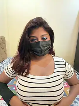 Snapshot of payal_mittal chatting on 06/06/26, 08:35 payal mittal online show from 06/06/26, 08:35