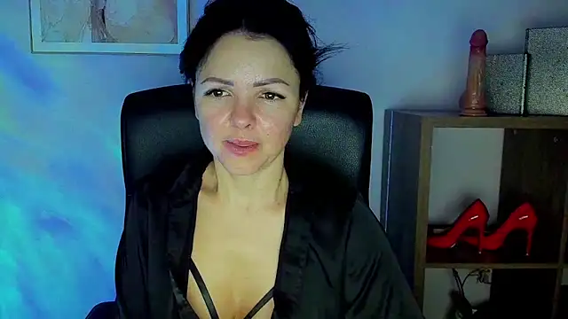 Mollybloom40 online show from 12/18/25, 08:48