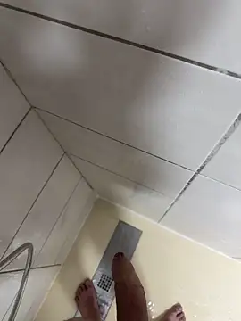 jesuislabb01 online show from 04/14/26, 04:29