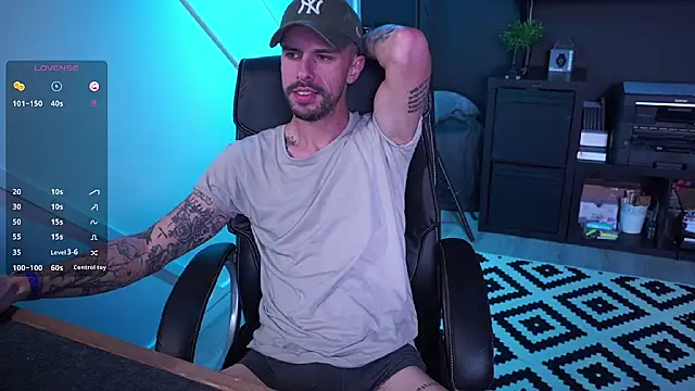 monsieurguitsxxx online show from 11/10/25, 12:37