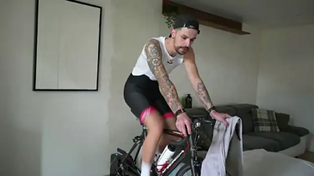 monsieurguitsxxx online show from 02/06/26, 12:08