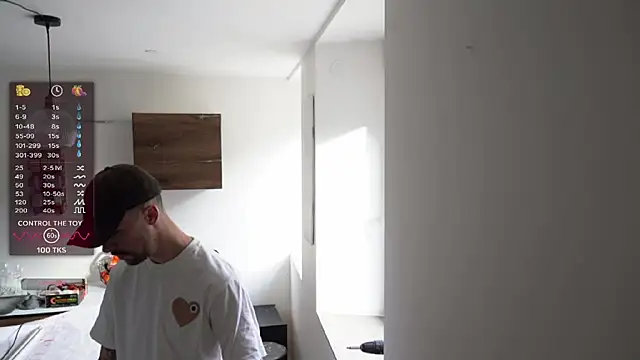 monsieurguitsxxx online show from 02/12/26, 02:56