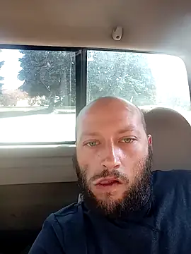 Snapshot of bobstrongdong chatting on 10/14/25, 03:35 bobstrongdong online show from 10/14/25, 03:35