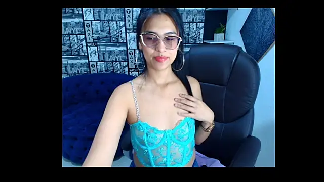 Snapshot of Sub_Scarlett chatting on 10/20/25, 01:22 Sub Scarlett online show from 10/20/25, 01:22
