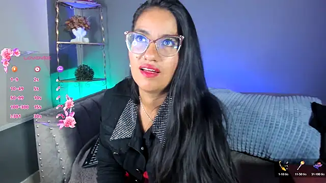 charlhot  online show from 11/03/25, 12:17