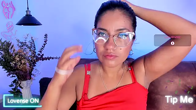 charlhot  online show from 11/26/25, 12:39