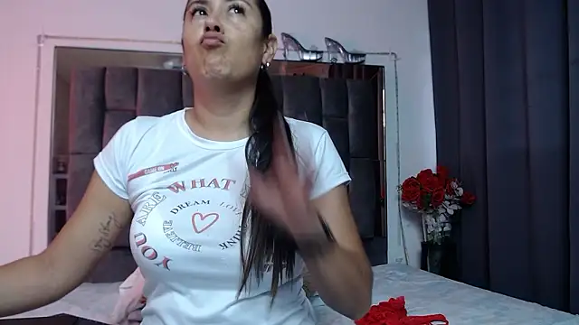 Salmma Milf online show from 03/04/26, 11:49