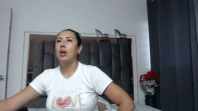 Salmma Milf online show from 04/10/26, 11:37