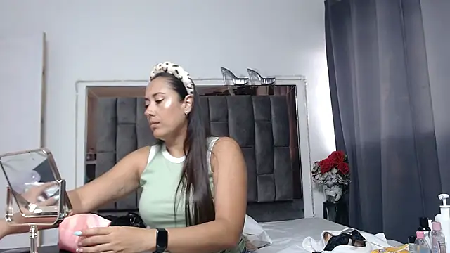 Salmma Milf online show from 04/17/26, 11:57