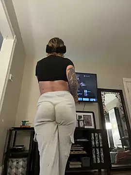 EllieELf online show from 10/14/25, 09:59