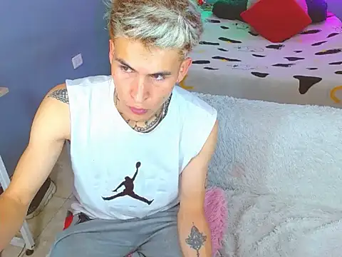 Latin boysxxxx online show from 11/10/25, 03:49