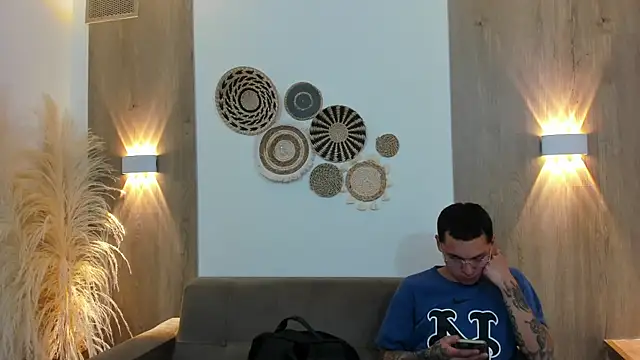 AnnieAndLeandro online show from 01/07/26, 08:11