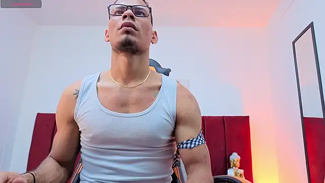 Snapshot of DaamonSlader_ chatting on 10/29/25, 08:21 DaamonSlader online show from 10/29/25, 08:21