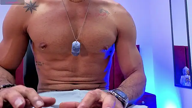 Snapshot of DaamonSlader_ chatting on 11/01/25, 08:11 DaamonSlader online show from 11/01/25, 08:11