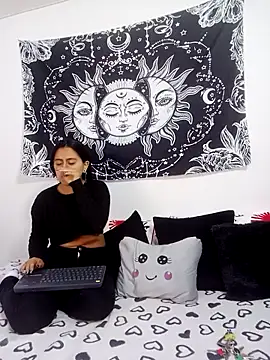 Snapshot of abby_n_emily chatting on 10/23/25, 02:16 abby n emily online show from 10/23/25, 02:16