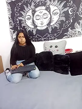 Snapshot of abby_n_emily chatting on 11/07/25, 12:16 abby n emily online show from 11/07/25, 12:16